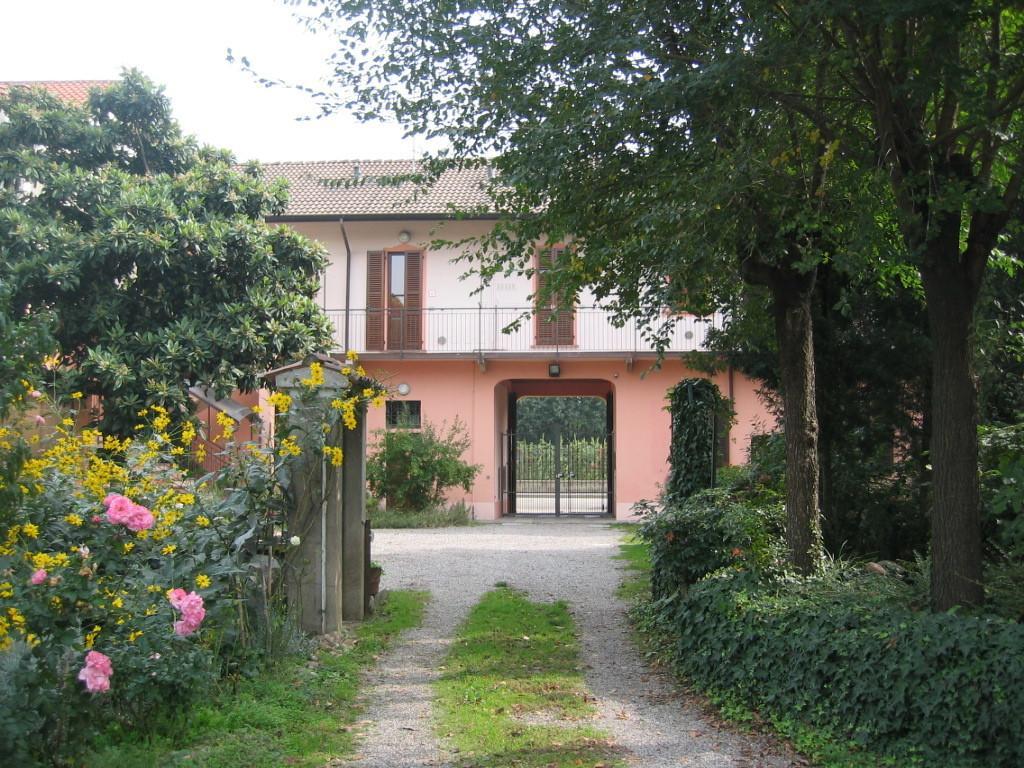 Le Petit Fleur Hotel Bareggio Exterior photo